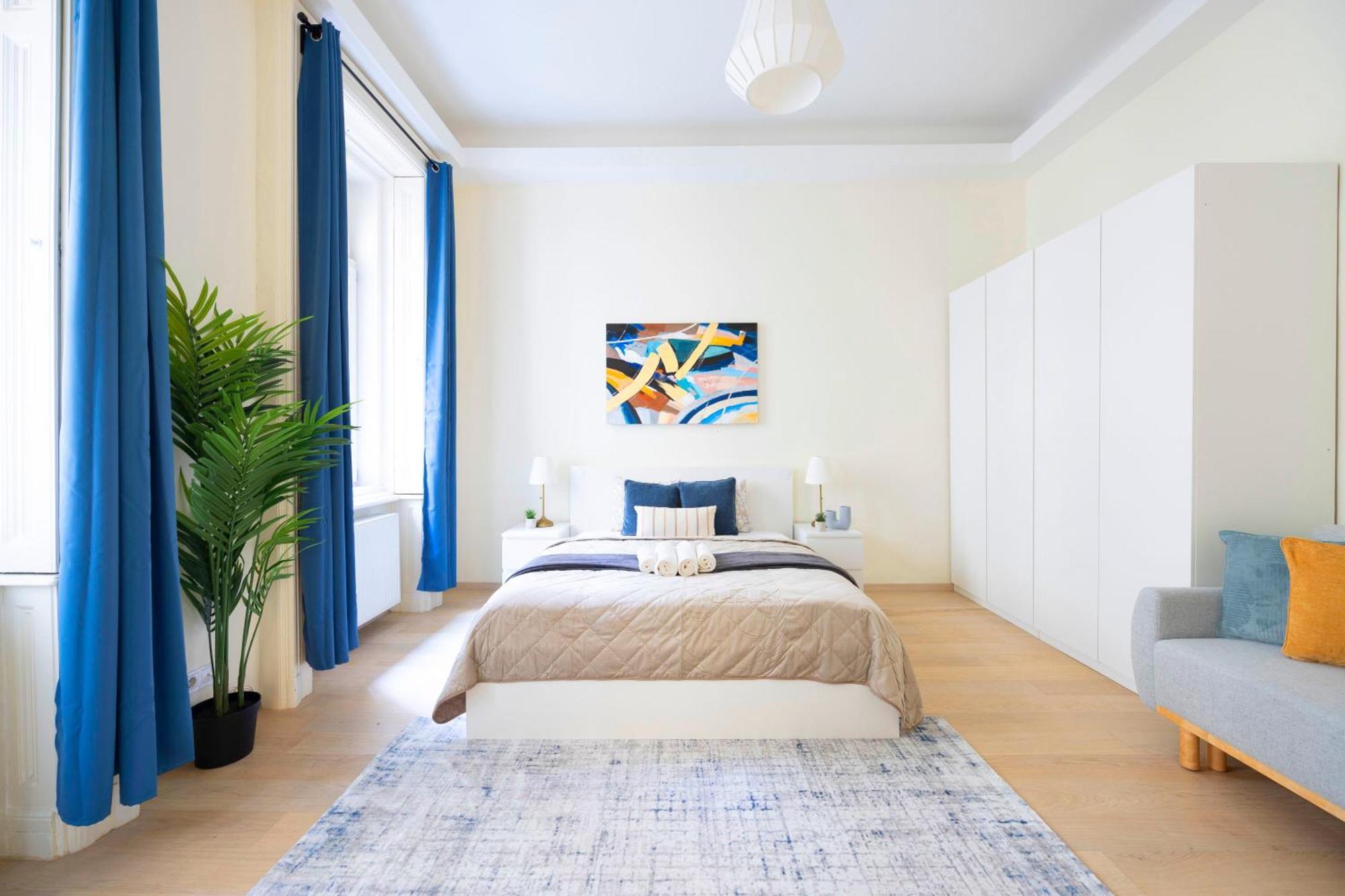 Exclusive & Spacious W/ 4bedrm 2bathrm Апартаменти *